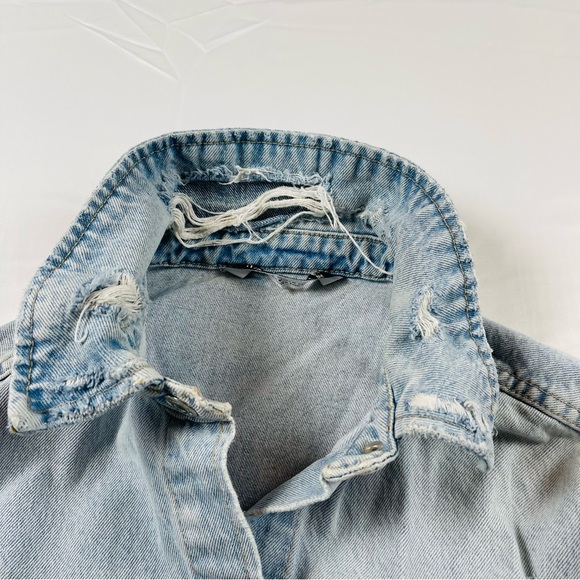 Zara - Oversized Light Wash Long Sleeve Distressed Denim Jean Jacket size:M - Picture 11 of 16